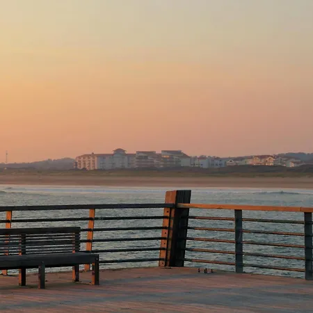 A 50 Metres De La * 圣让-德蒙